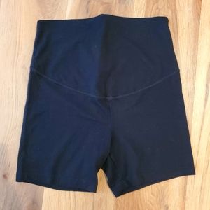 Old Navy Maternity Full-Panel Bike Shorts Size Large